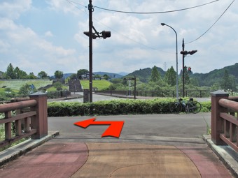 国道219号へと出る鳩胸川橋