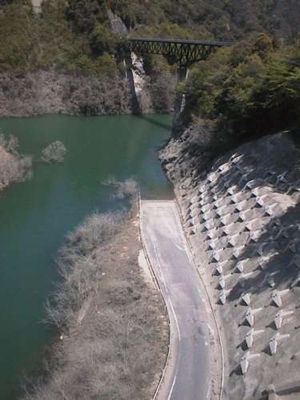 川底の旧道